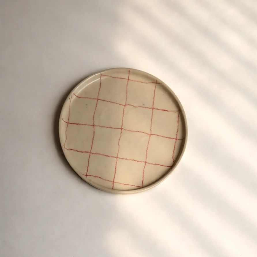 Cutie Plate - Red Grid